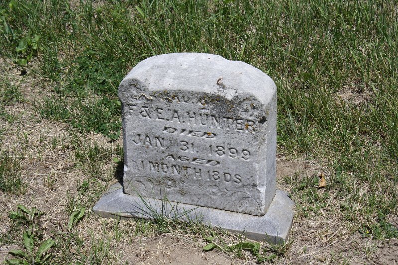 Daughter HUNTER Grave Photo