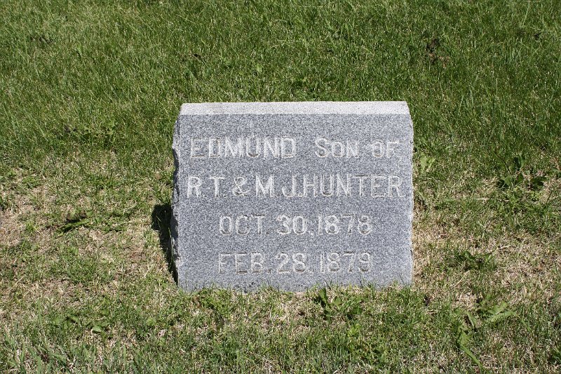 Edmund HUNTER Grave Photo