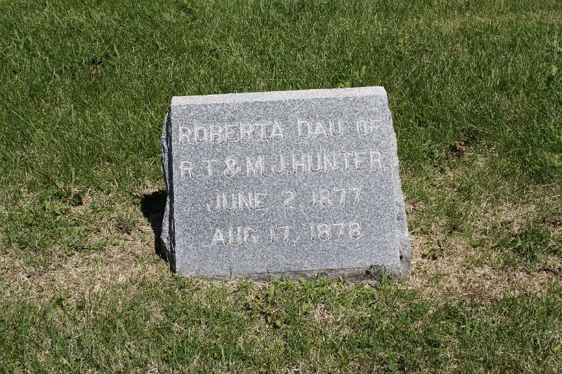 Roberta HUNTER Grave Photo