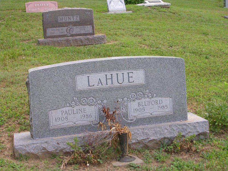 Pauline LAHUE Grave Photo